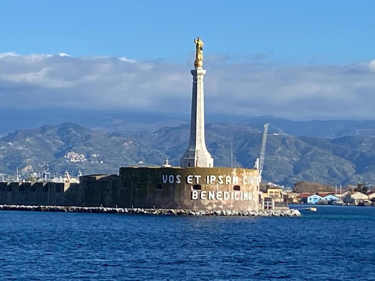 Operaprimasuite In Centro Messina Dış mekan fotoğraf